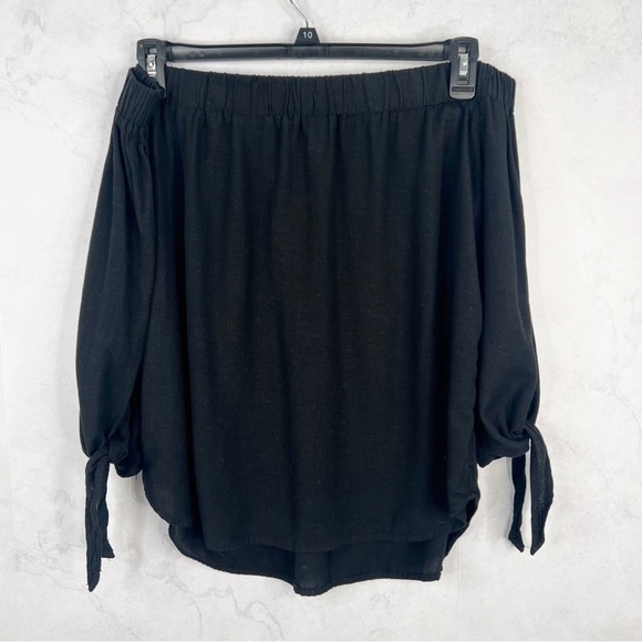 [Old Navy] Black Off-The-Shoulder Loose Top - Picture 2 of 2